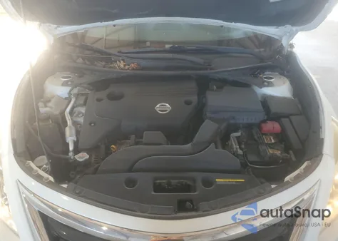 2014 Nissan Altima 2.5 из США, поврежденный, VIN 1N4AL3AP2EN387739